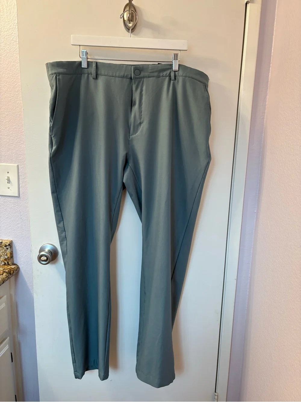 Greg Norman Gray/Blue Golf Performance Pants Size 40x32 Excellent Condition